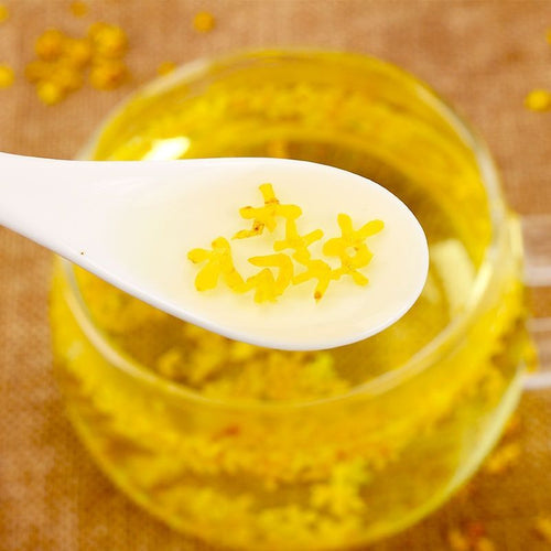 Osmanthus tea leaves, natural plant herbal tea, brewed with hot water, give yourself a quiet life in the afternoon