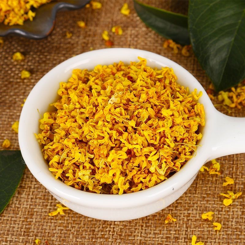 Osmanthus tea leaves, natural plant herbal tea, brewed with hot water, give yourself a quiet life in the afternoon